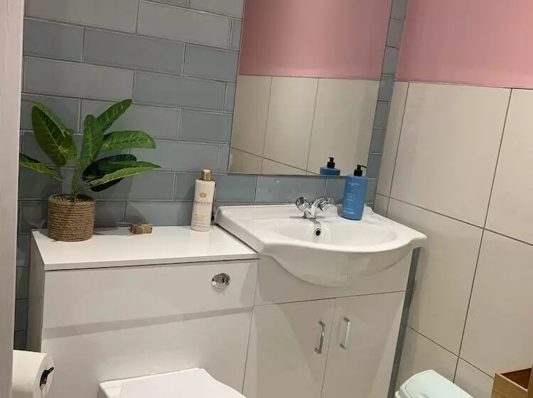 בית מלון כפרי The Fylde International Guest House