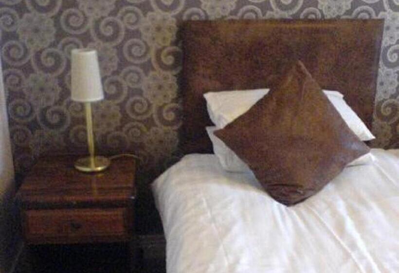 فندق The Junction