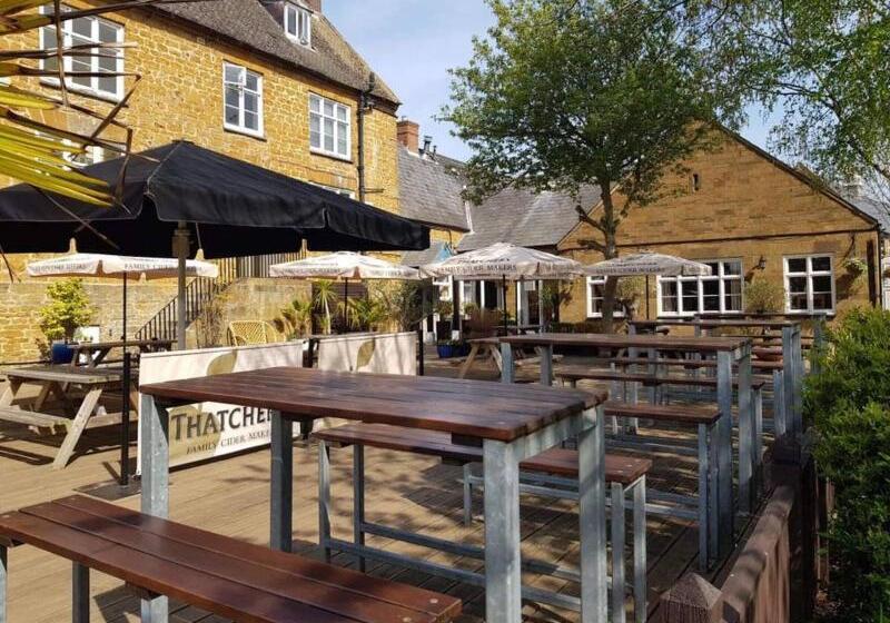 ホテル The World S End Northampton