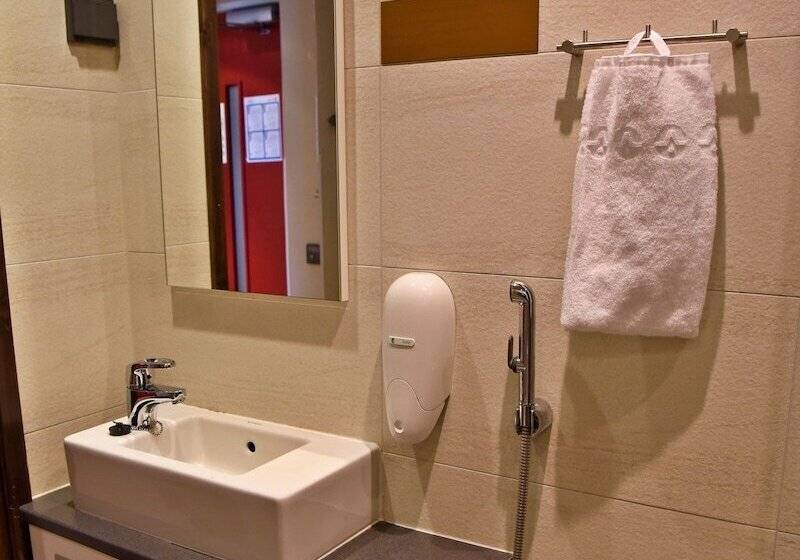 Levi Suites Levi Gold