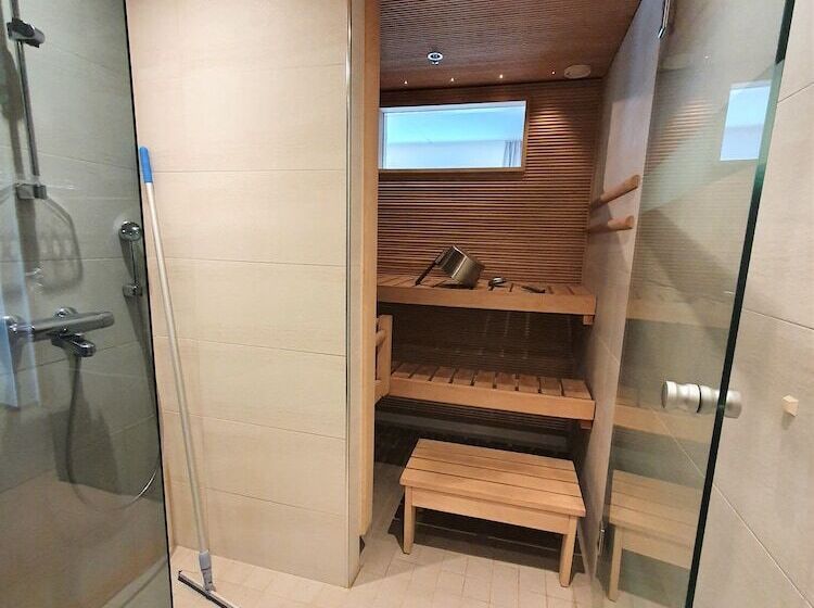 Levi Suites Levi Gold