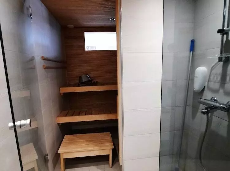 Levi Suites Levi Gold