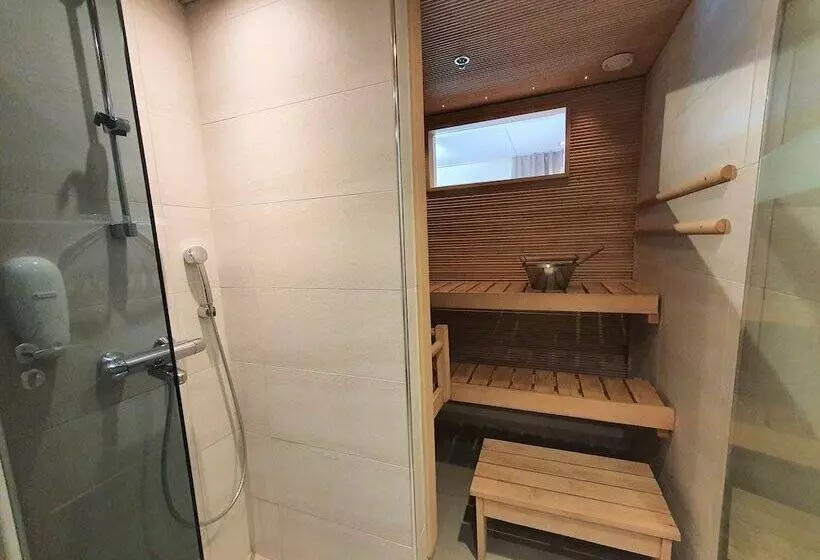 Levi Suites Levi Gold