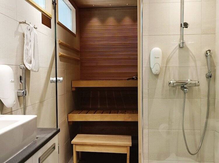 Levi Suites Levi Gold