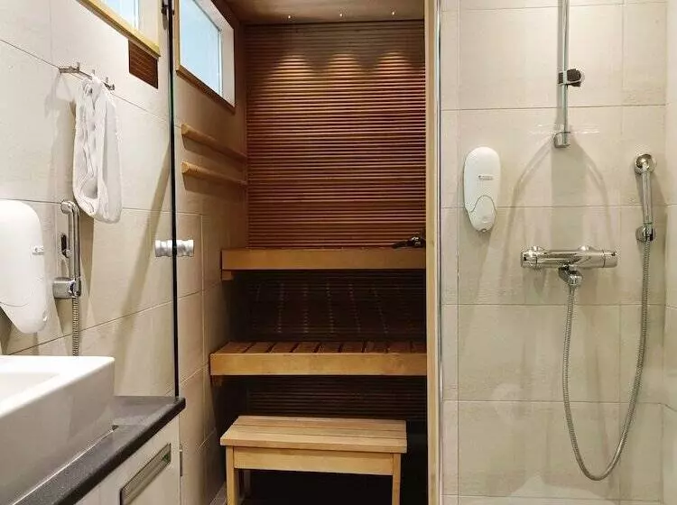 Levi Suites Levi Gold