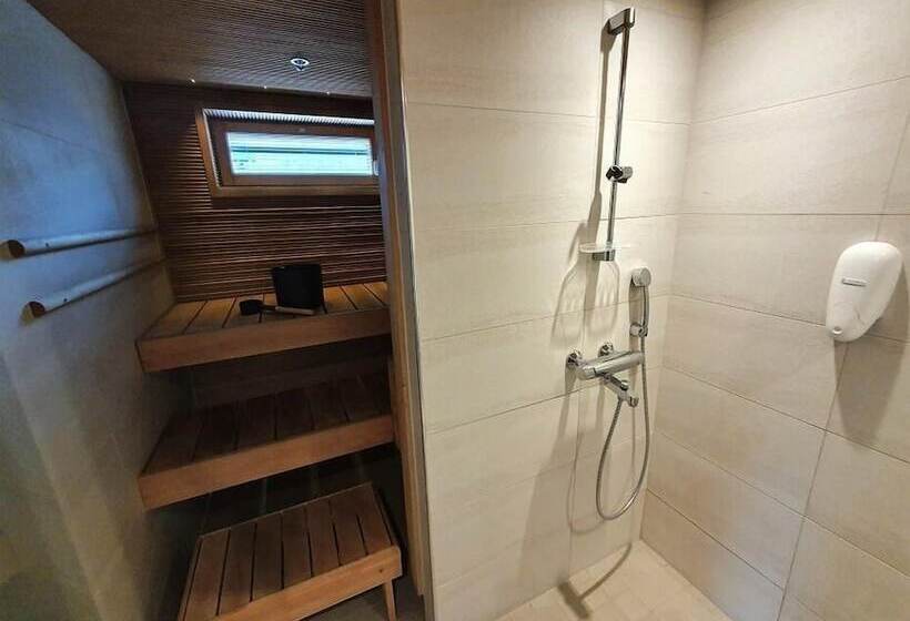 Levi Suites Levi Gold