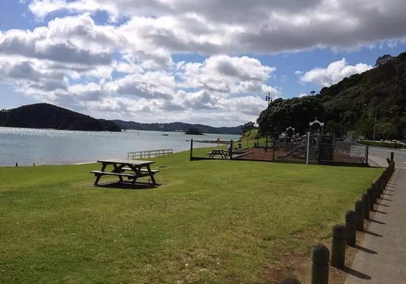 汽车旅馆  Bay Sands Seafront Studios