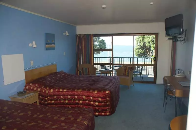 汽车旅馆  Bay Sands Seafront Studios