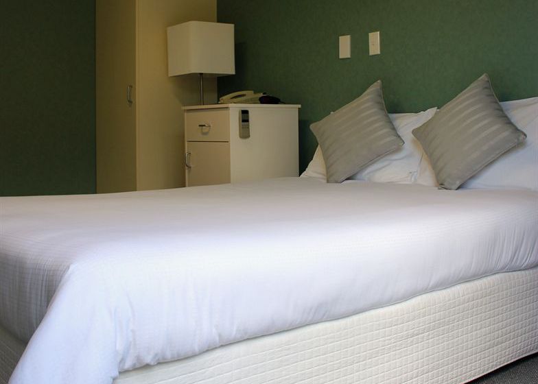 מוטל Parkside Lodge