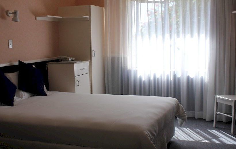 מוטל Parkside Lodge