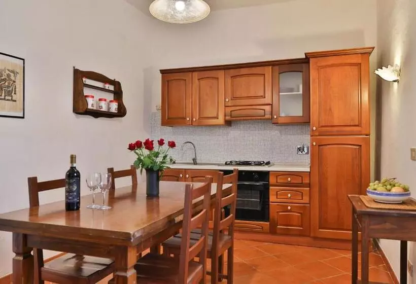 Hotelli Antico Borgo La Torre Agriturismo