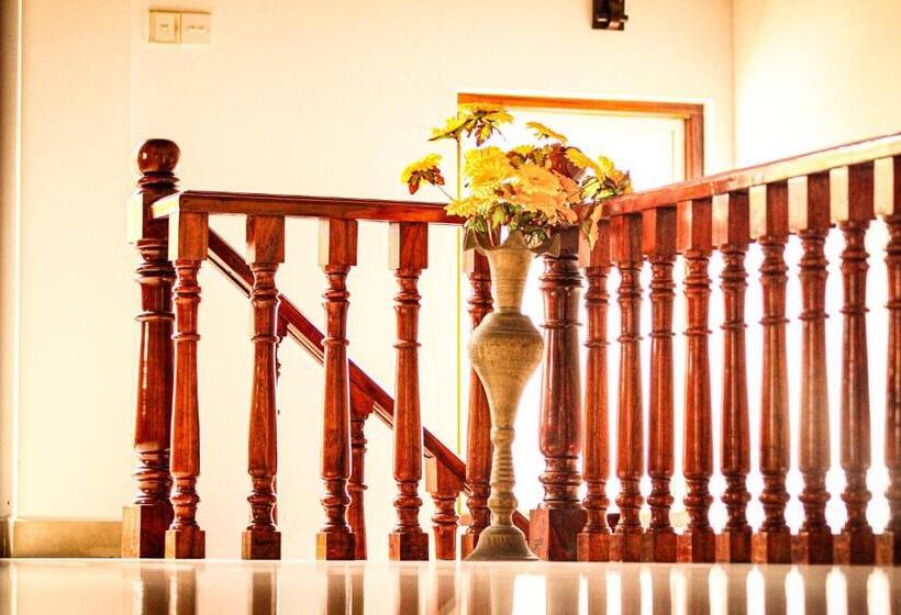 Отель Golden Town