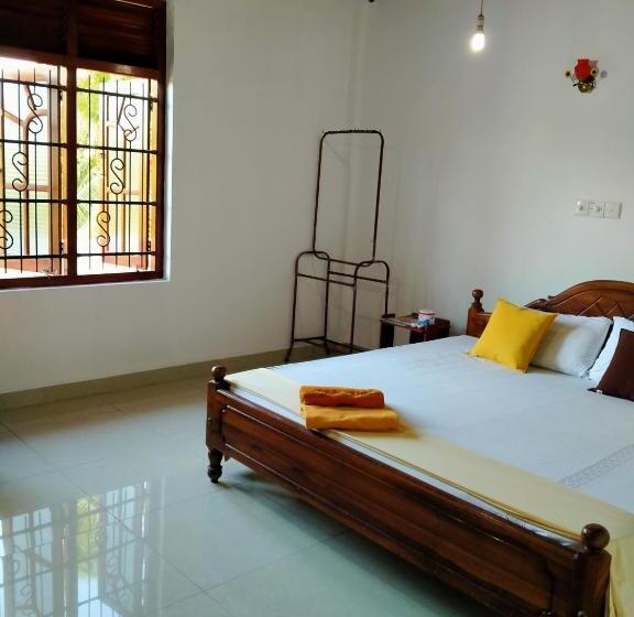 Отель Golden Town