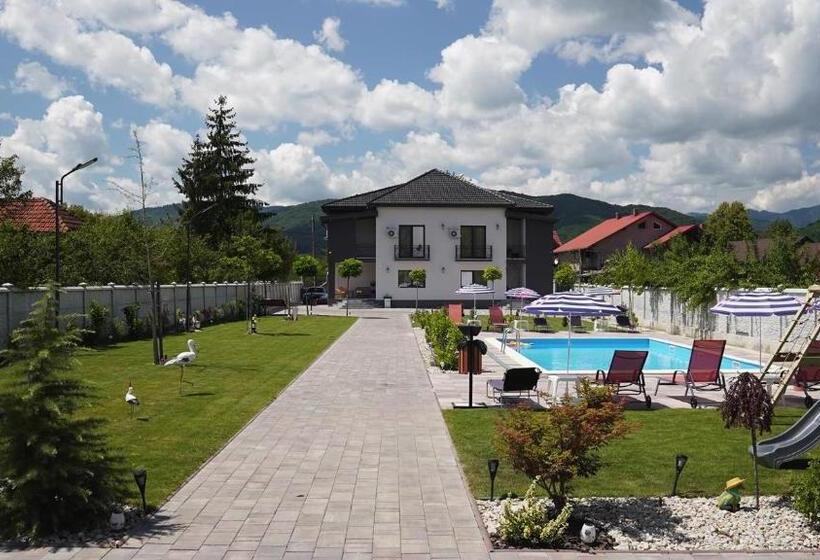 پانسیون Casa Rares & Karina