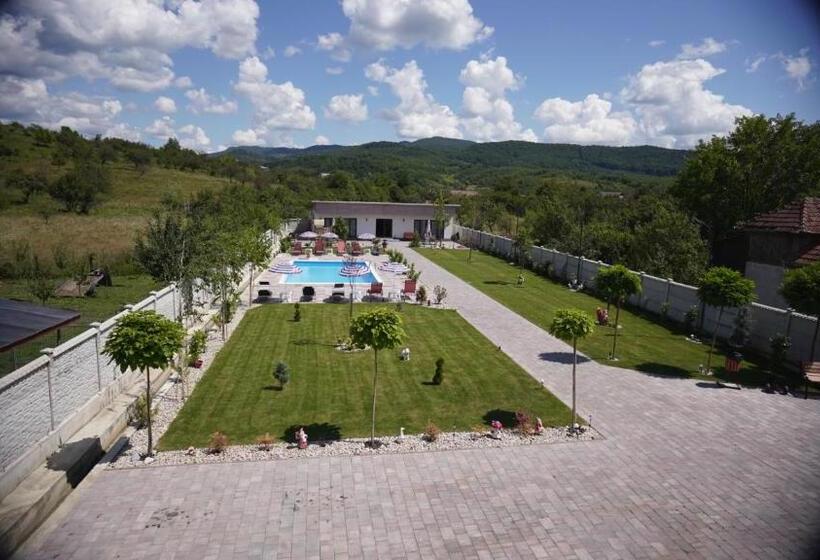 پانسیون Casa Rares & Karina