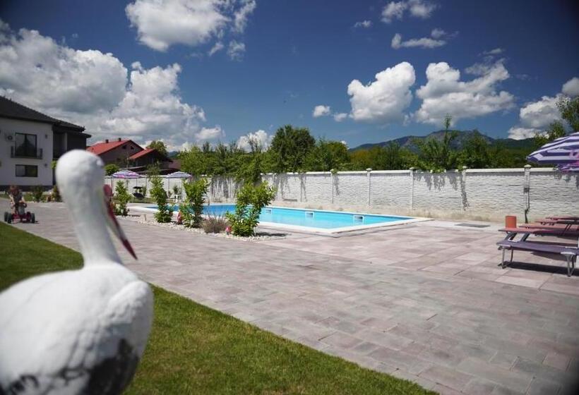 پانسیون Casa Rares & Karina