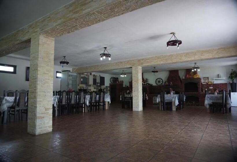 پانسیون Casa Rares & Karina