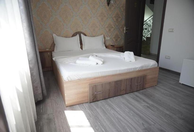 پانسیون Casa Rares & Karina