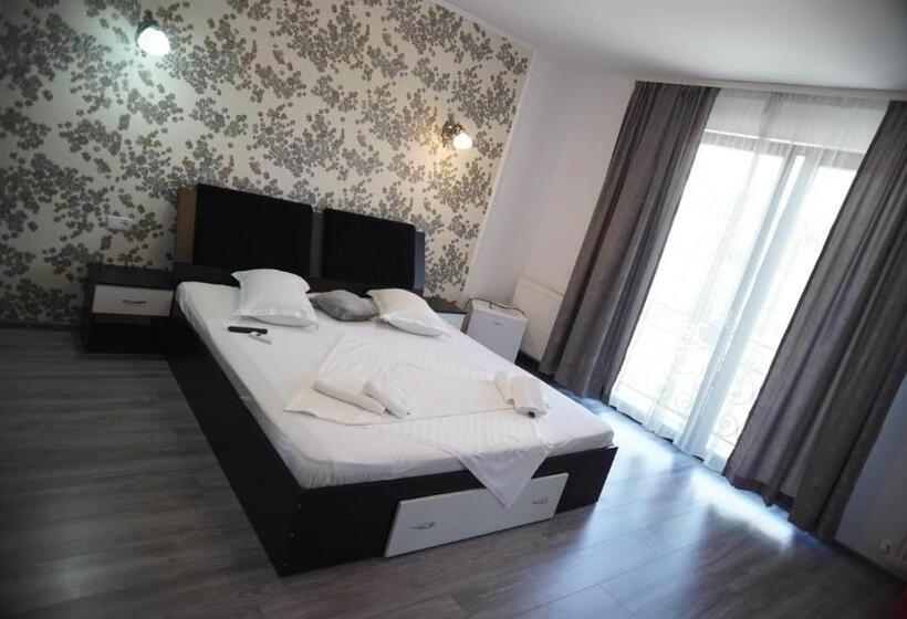 پانسیون Casa Rares & Karina