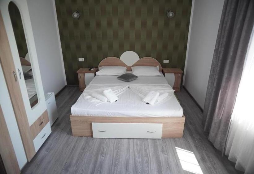 پانسیون Casa Rares & Karina