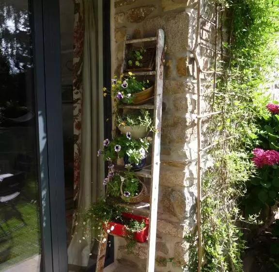 Aamiaismajoitus (B&B) Bretagne Chambre D Hôtes Suite 53m2 Et Caravane Vintage Avec Cuisine Et Salle De Bains Privées Britt