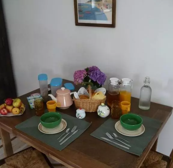 Aamiaismajoitus (B&B) Bretagne Chambre D Hôtes Suite 53m2 Et Caravane Vintage Avec Cuisine Et Salle De Bains Privées Britt