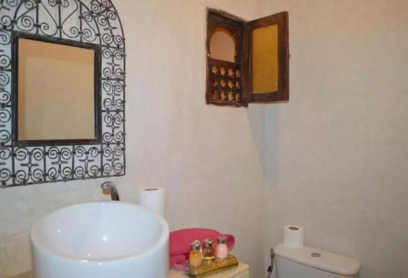 تختخواب و صبحانه Auberge Kasbah Ennakhile