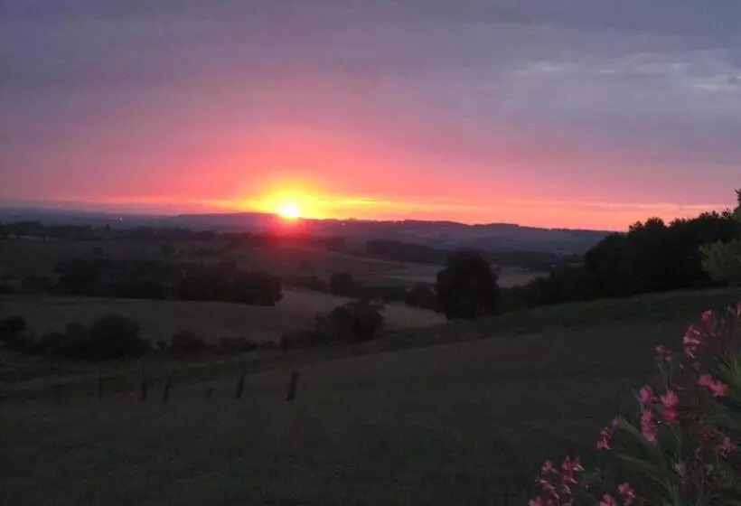 ベッドアンドブレックファースト Bellegarde