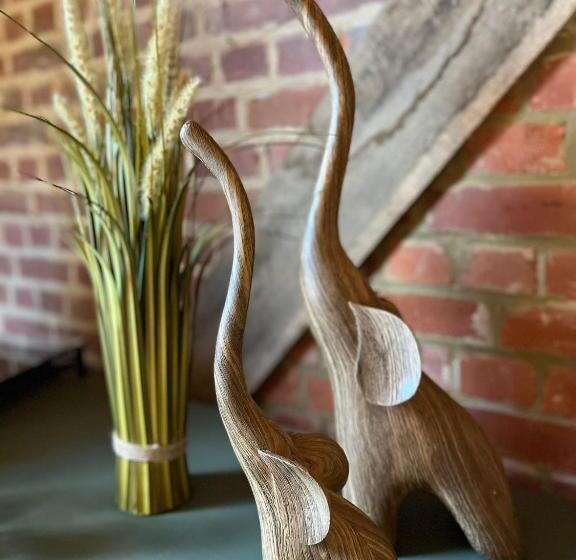 تختخواب و صبحانه La Cense Du Noir Jambon