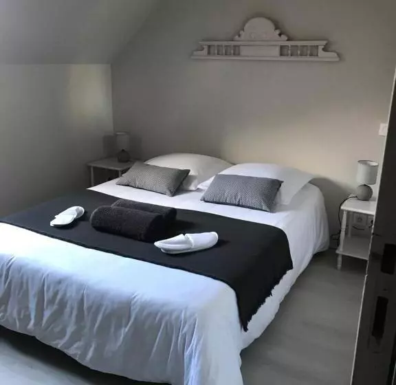 ホテル Auberge De La Fontaine Aux Loups