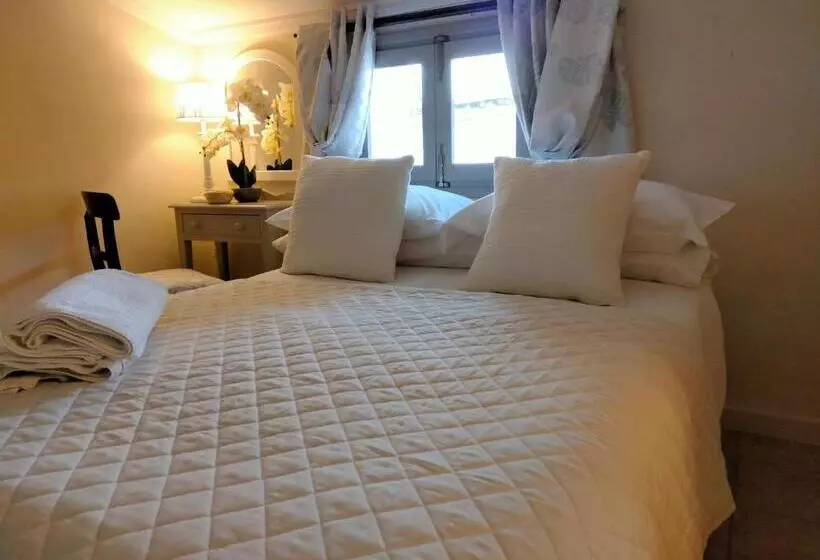 Les Penyetes Boutique Bed And Breakfast