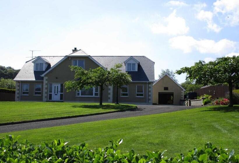 Muff Village Bed & Breakfast