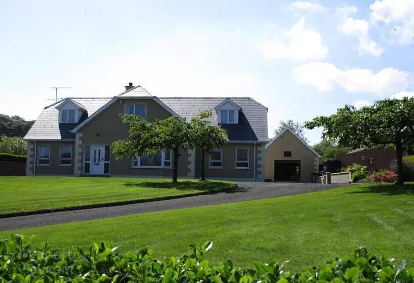 Muff Village Bed & Breakfast