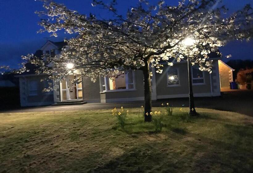 Muff Village Bed & Breakfast