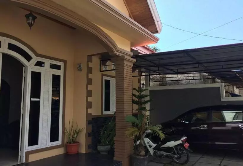 Retkeilymaja Wisma Maharani