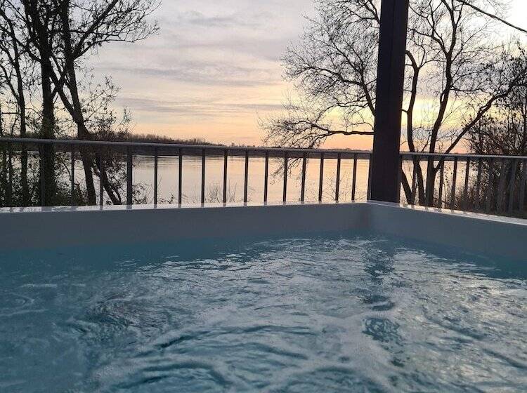 مبيت وإفطار Lariviere