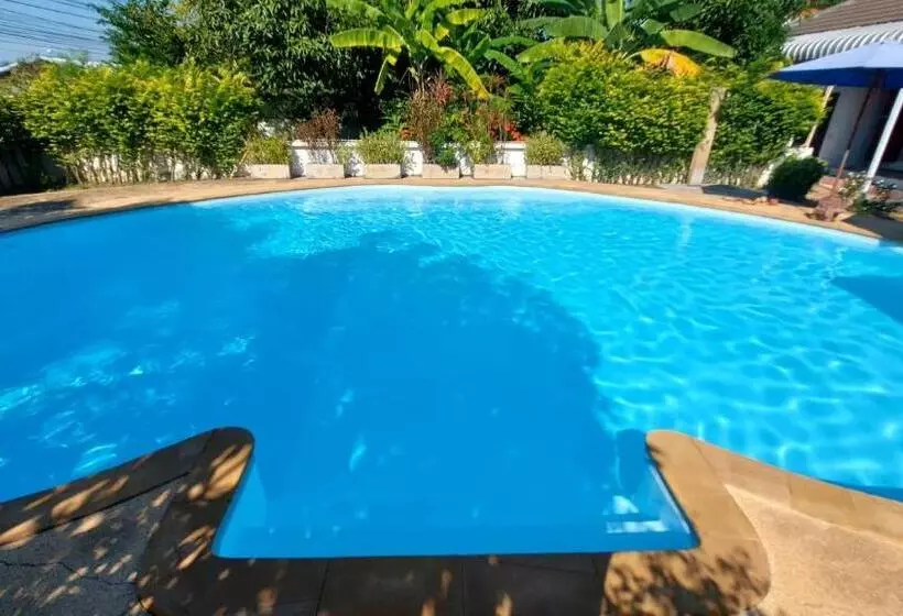 Aamiaismajoitus (B&B) Nuch S Apple Guest House