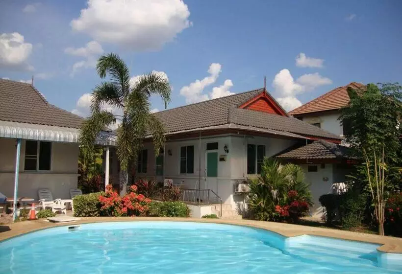 Aamiaismajoitus (B&B) Nuch S Apple Guest House