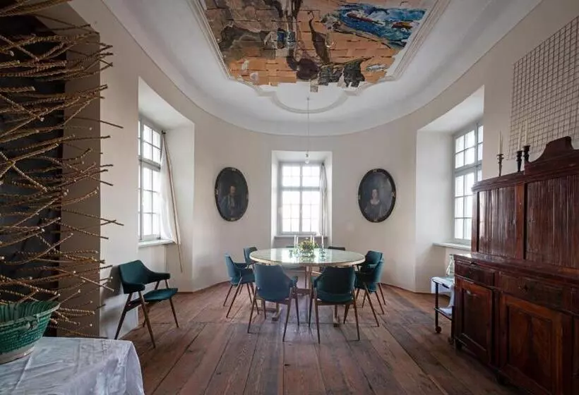 Aamiaismajoitus (B&B) Schloß Aichberg