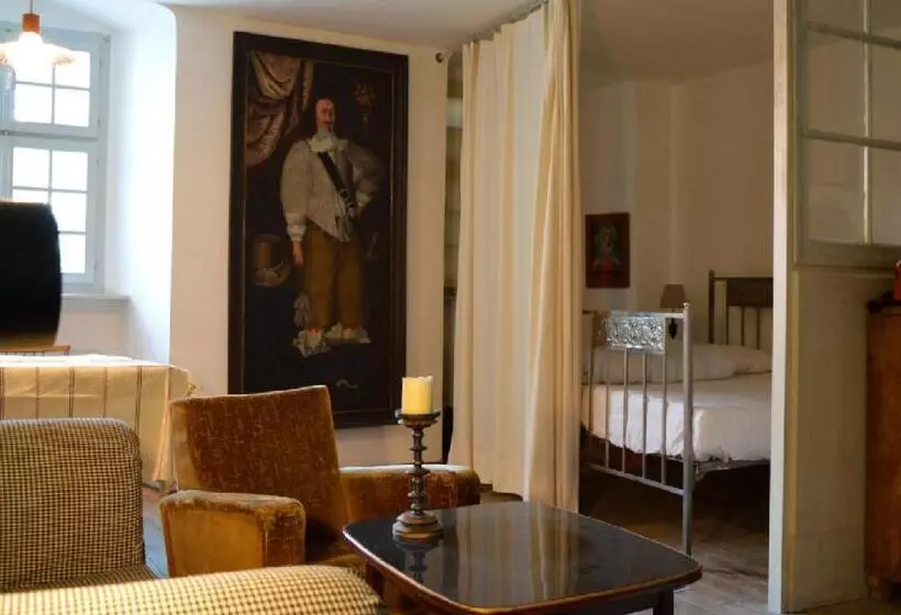 Aamiaismajoitus (B&B) Schloß Aichberg