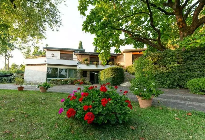 Aamiaismajoitus (B&B) Villa Berrettini