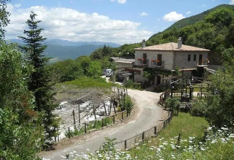 Hotelli Agriturismo Monte Cesima
