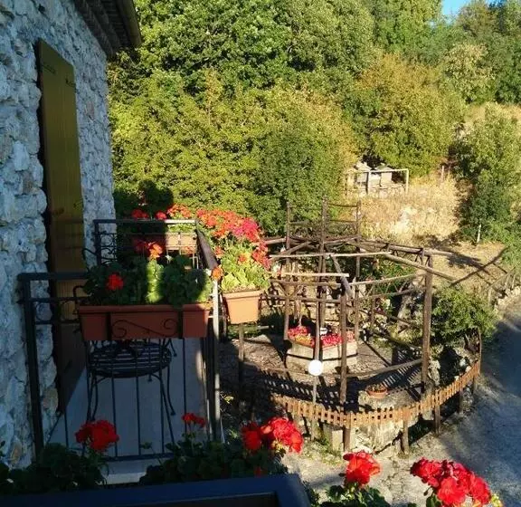 Hotelli Agriturismo Monte Cesima