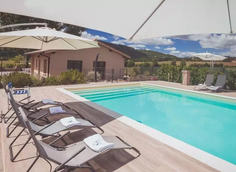 هتل Agriturismo Querceto