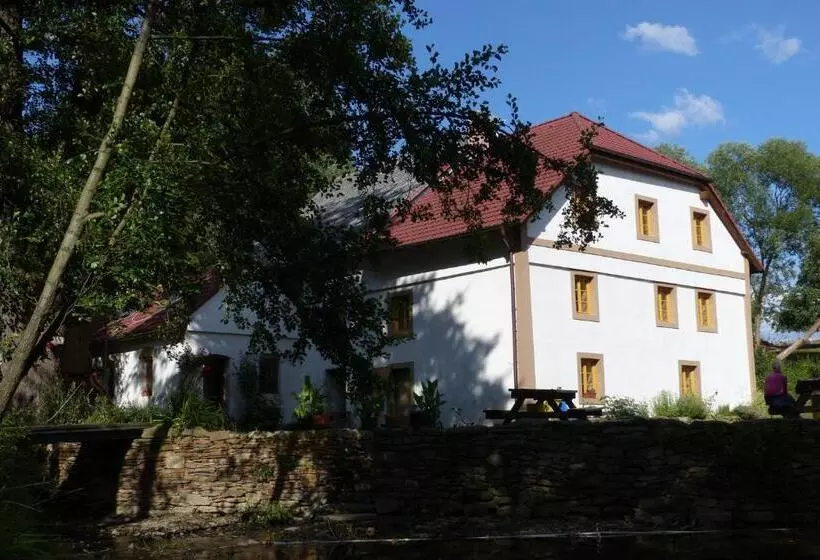 ホテル Biofarma Dolejší Mlýn