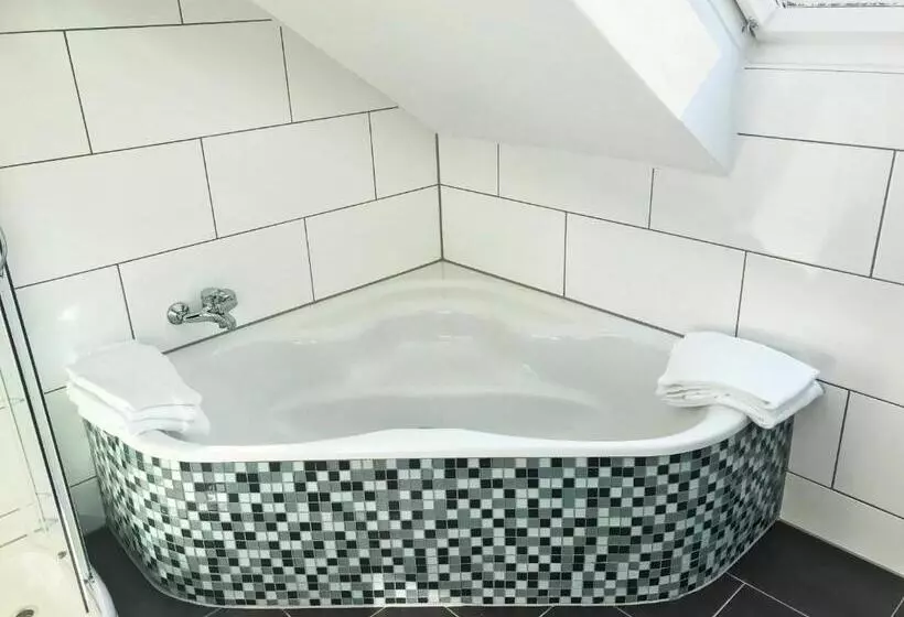 Hotelli Eventhaus Schamin