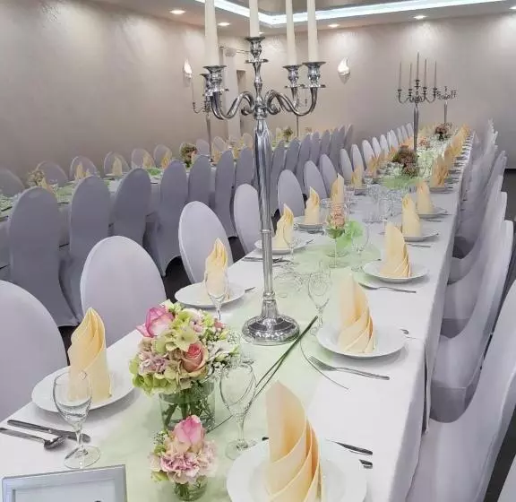 Hotelli Eventhaus Schamin