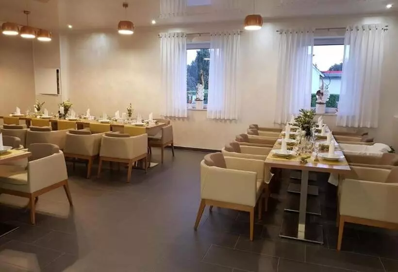 Hotelli Eventhaus Schamin