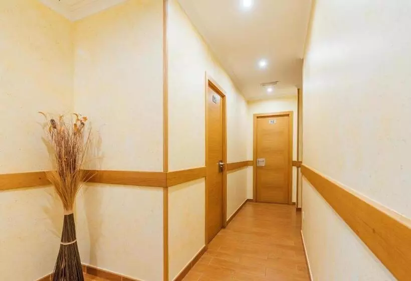 ホテル Restaurante Cazador