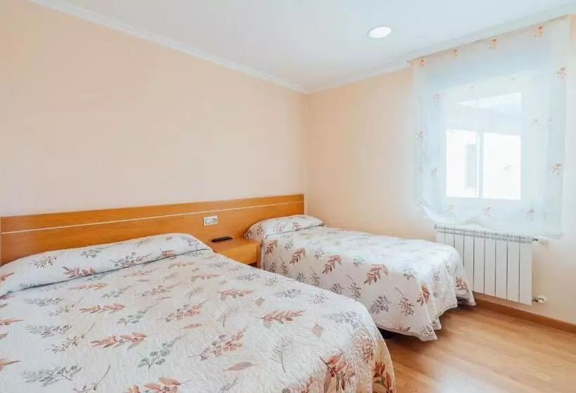 ホテル Restaurante Cazador